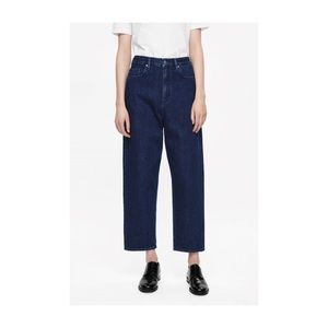 COS High Rise Slim Fit Tapered Leg Size 26 Jean